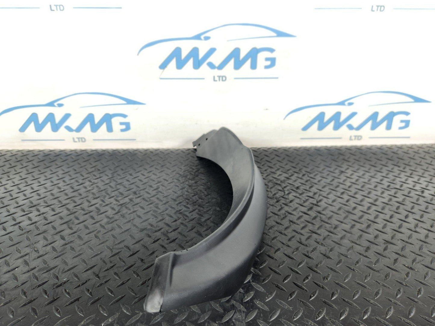 19-ON RANGE ROVER EVOQUE L551 REAR WHEEL ARCH TRIM RH K8D228370AD