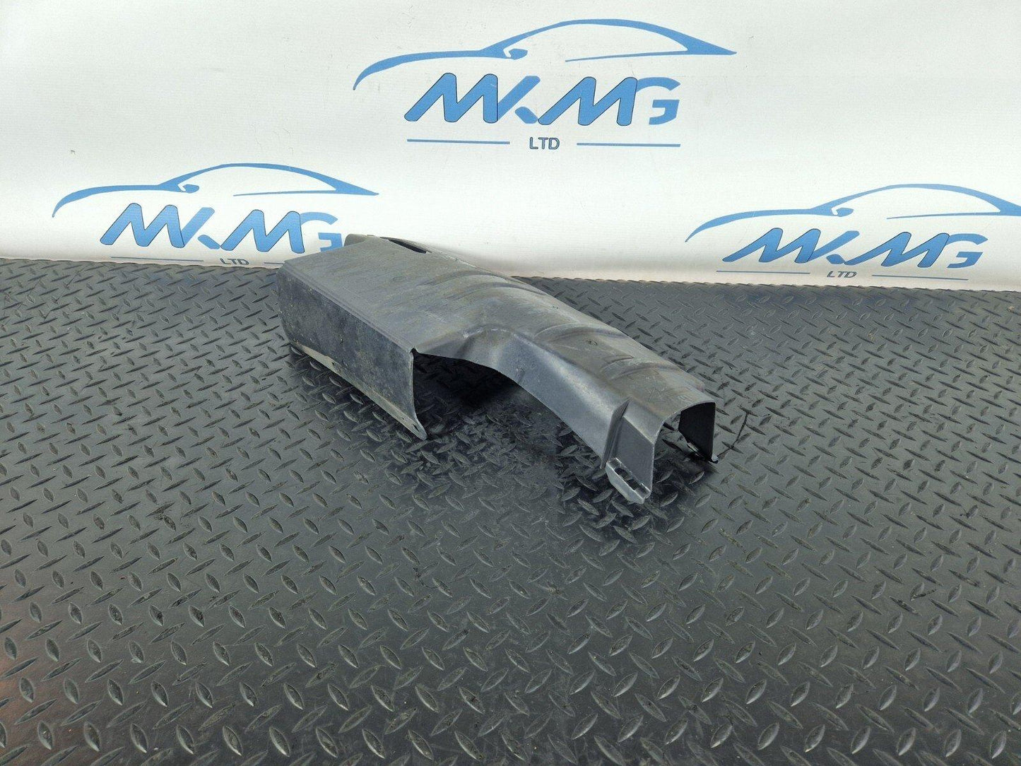 13-19 MERCEDES BENZ CLA C117 AMG REAR LEFT WISHBONE PLASTIC COVER A2463520191