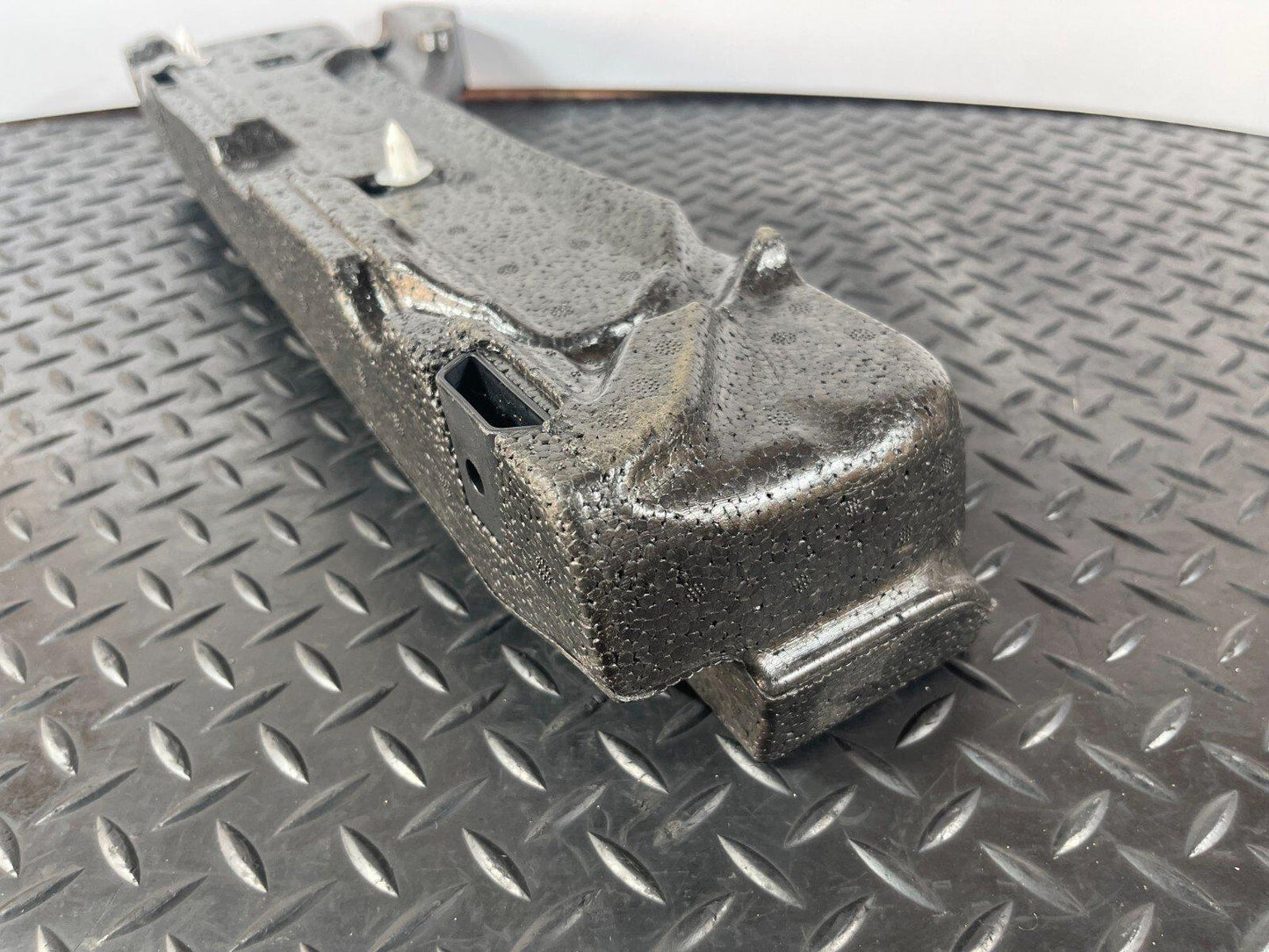 12-18 MERCEDES A-CLASS W176 GENUINE REAR RIGHT DRIVER SIDE BOOT FOAM A1768900216