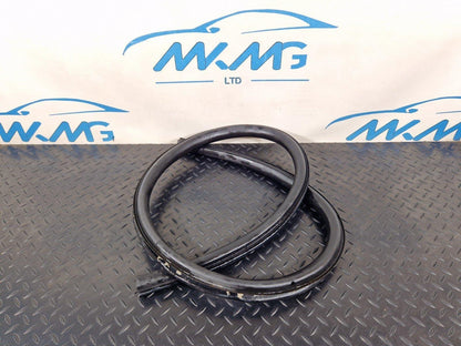 12-17 AUDI S5 CONVERTIBLE FRONT LOWER DOOR RUBBER SEAL 8F0831707