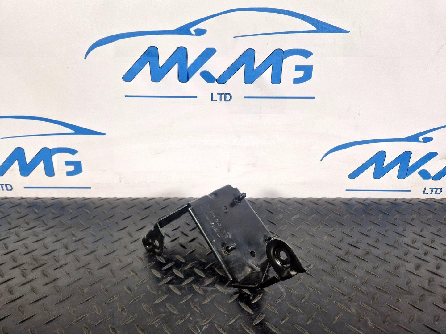 17-20 VW GOLF MK7 MK7.5 GENUINE ABS PUMP HOLDER BRACKET 5QE612392