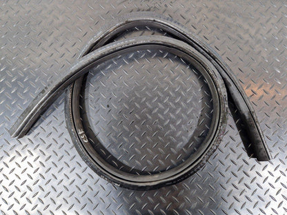 12-17 AUDI S5 CONVERTIBLE FRONT LOWER DOOR RUBBER SEAL 8F0831707