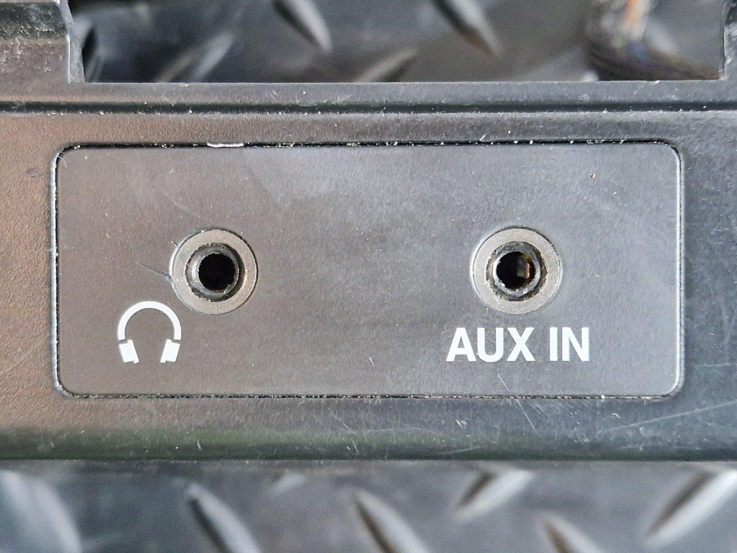 10-15 AUDI Q7 4L GENUINE MULTIMEDIA CONNECTION AUX HEADPHONE JACK 4L0863915B