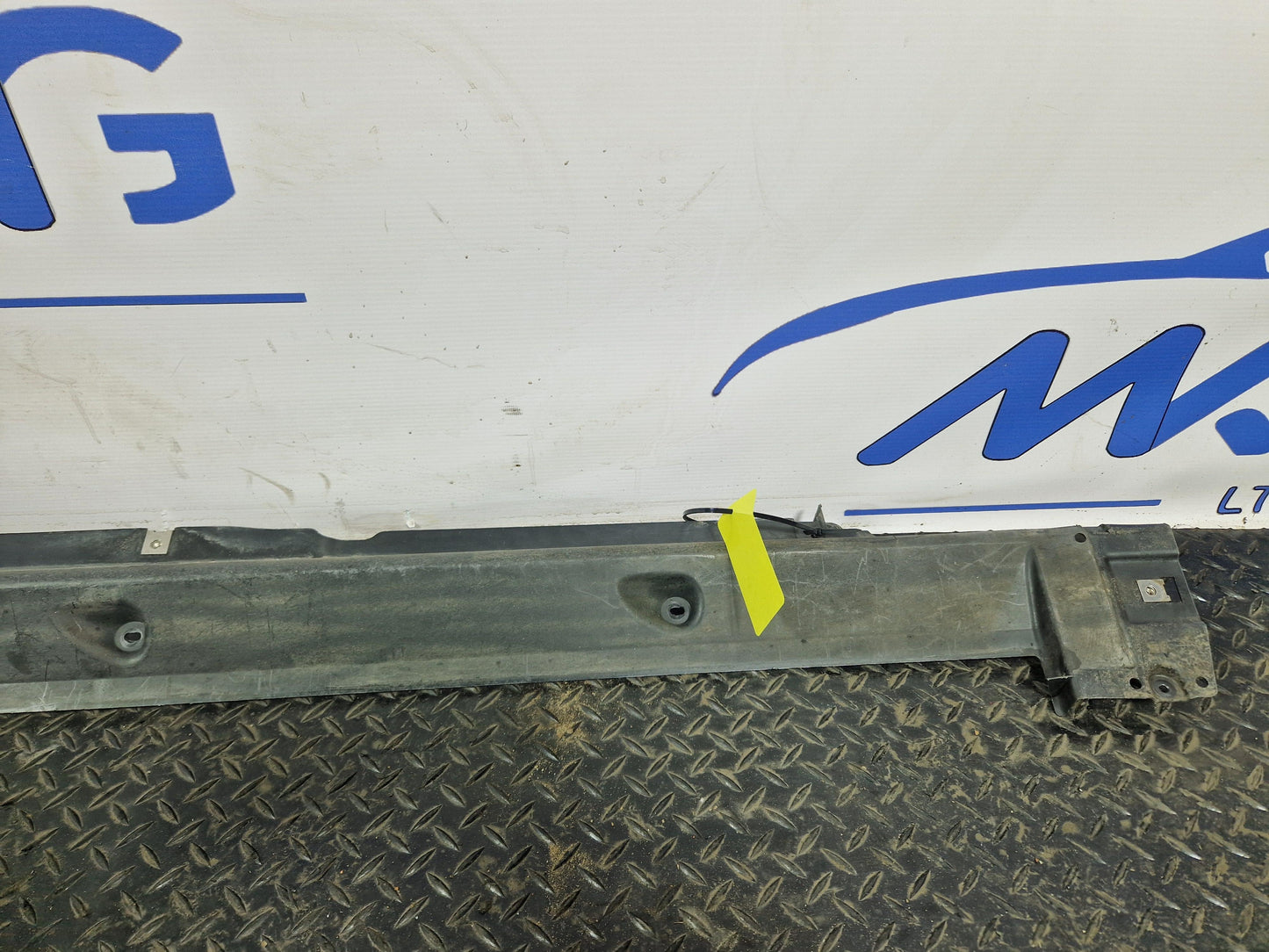 AUDI Q7 4M Right Underbody Protection Trim 4M0825212F 4M0825212G 36A825212