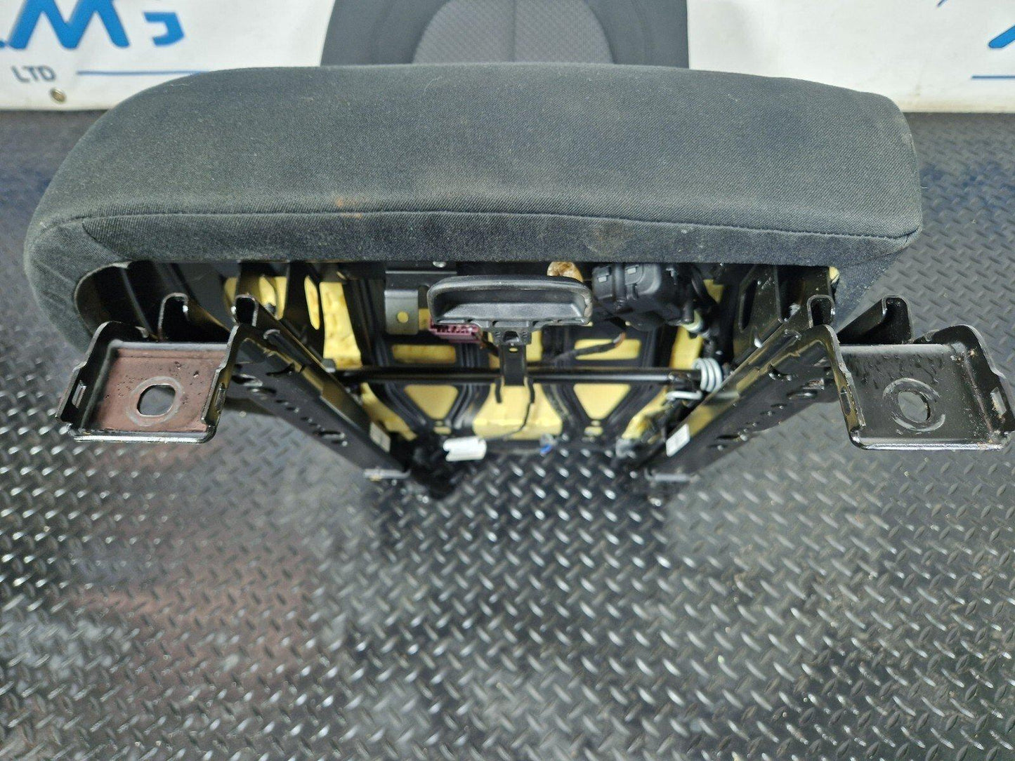 BMW 2 X1 F48 F46 F45 GENUINE REAR O/S 2ND ROW COMPLETE CLOTH SEAT WITH HEADREST