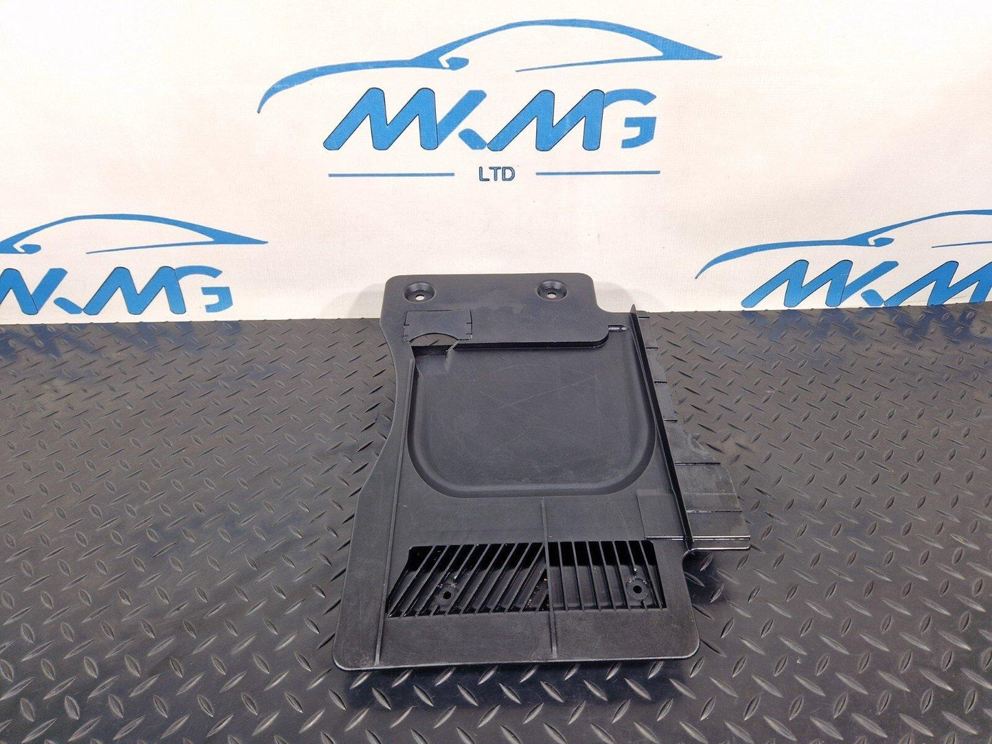 11-18 BMW 6 SERIES F06 REAR INTERIOR AIR DUCT 9242212