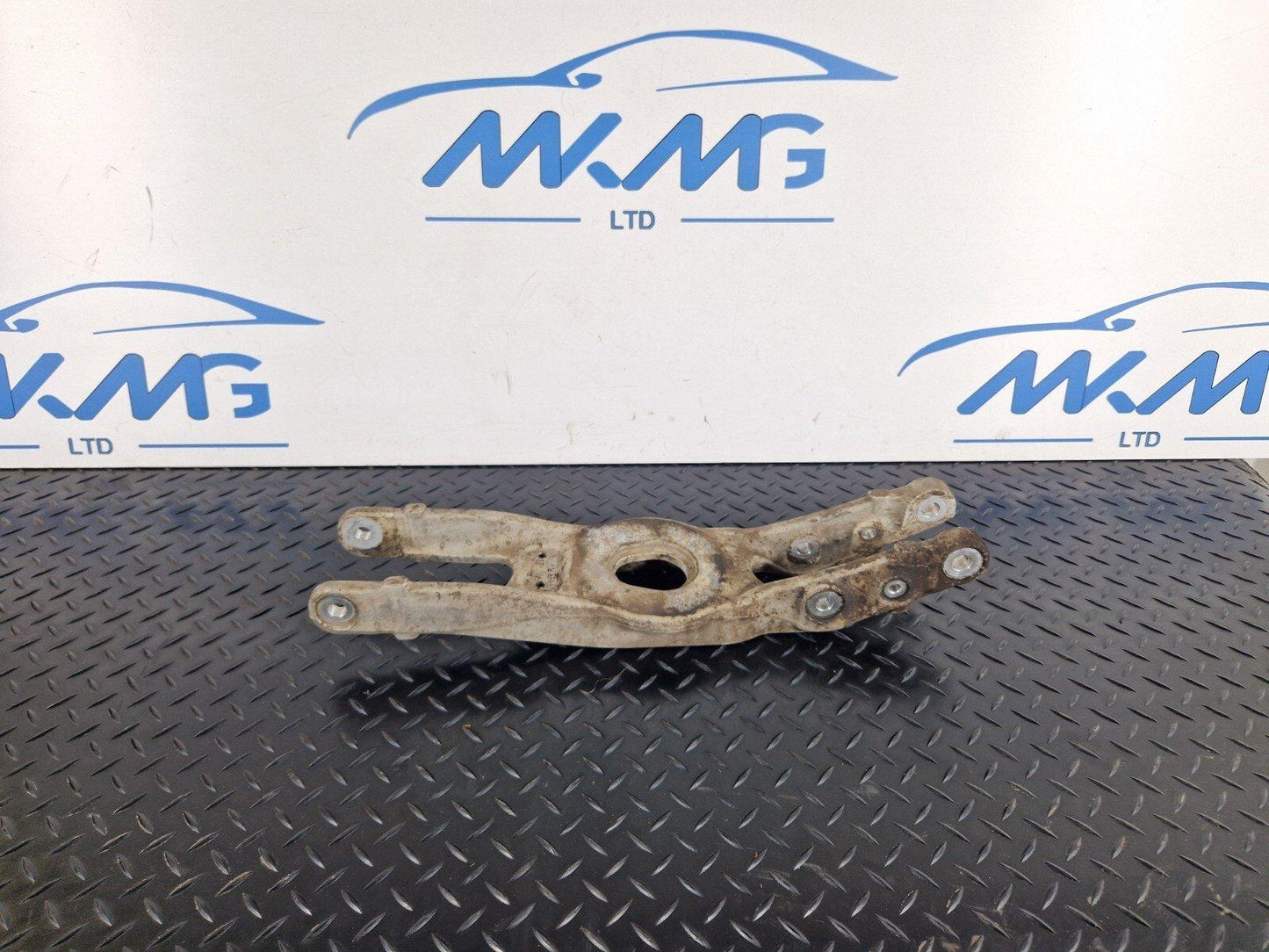 14-21 MERCEDES BENZ C300h W205 GENUINE REAR RIGHT LOWER WISHBONE A2053504000