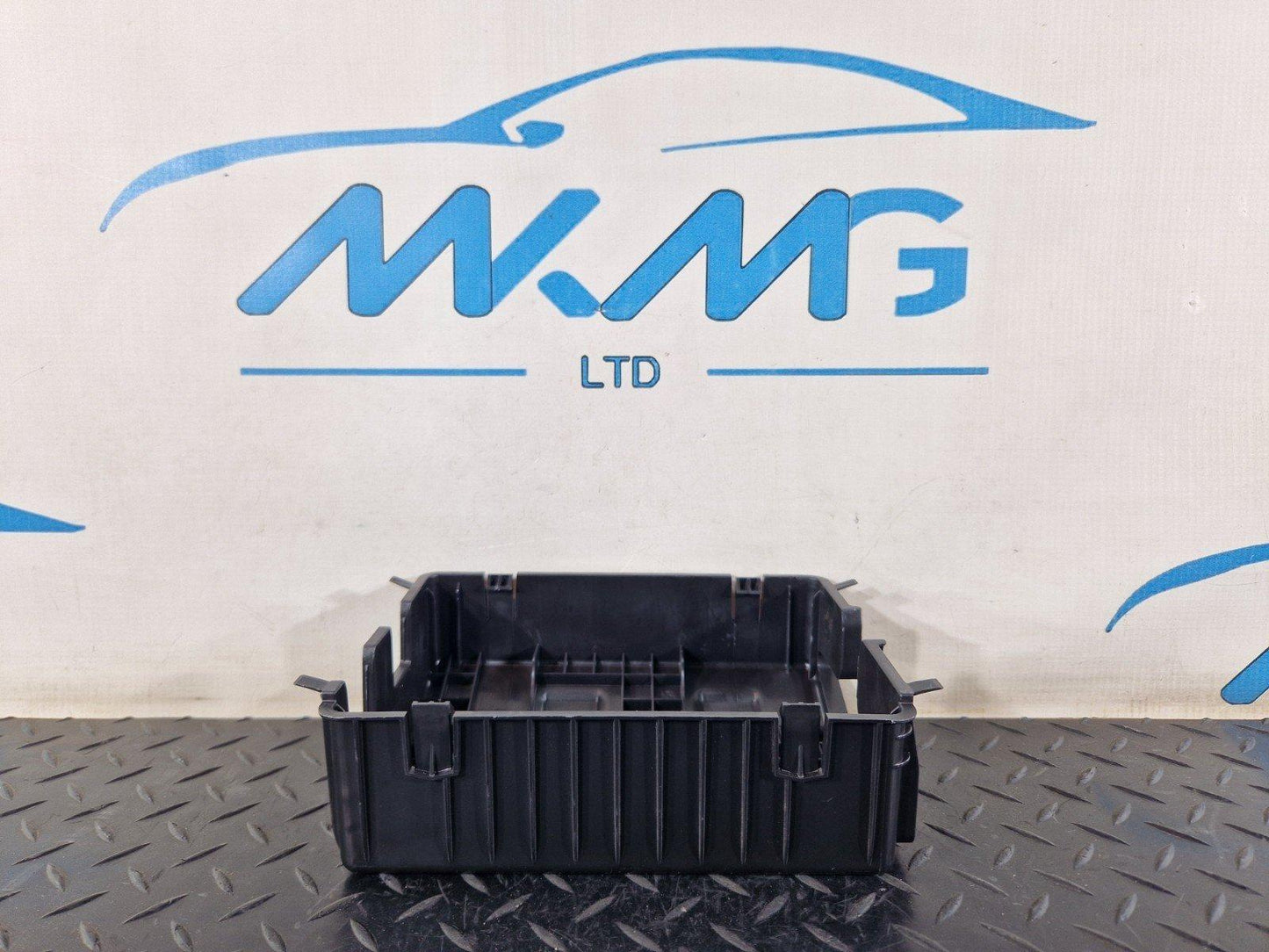 11-19 MERCEDES BENZ ML W166 350 CDI V6 GENUINE FUSE BOX LID COVER A1665400180