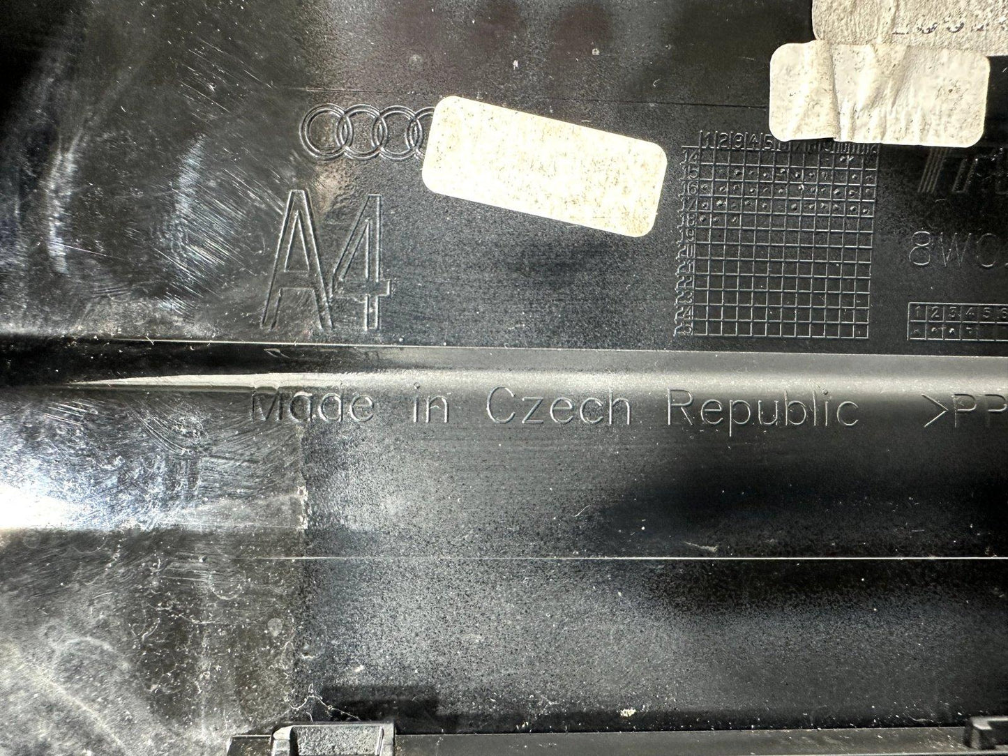 16-19 AUDI A4 B9 AVANT GENUINE FUEL DOOR IN BLACK 8W0809907