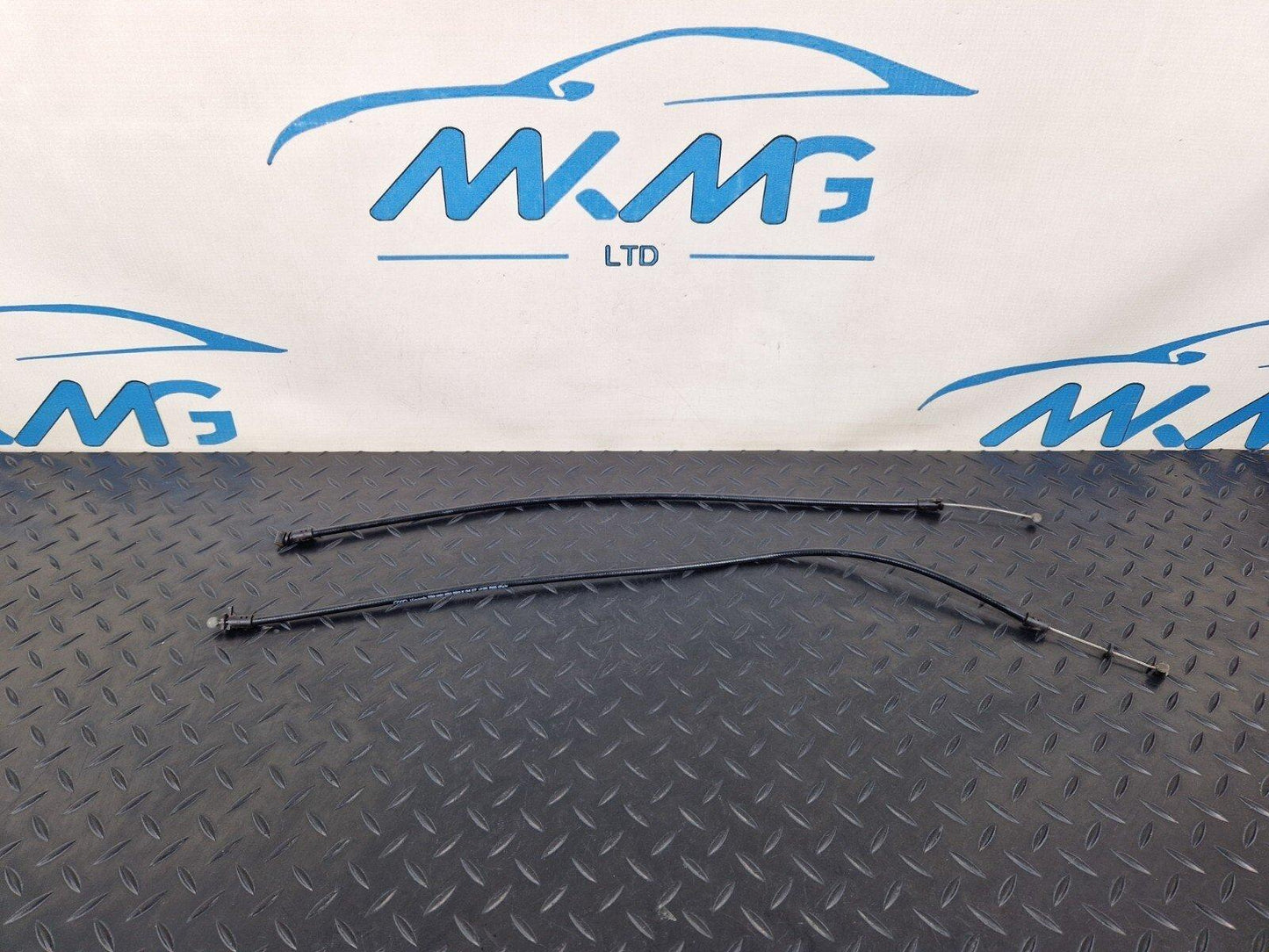 16-19 AUDI A4 B9 GENUINE OEM FRONT BONNET HOOD RELEASE BOWDEN CABLE 8W0823529E