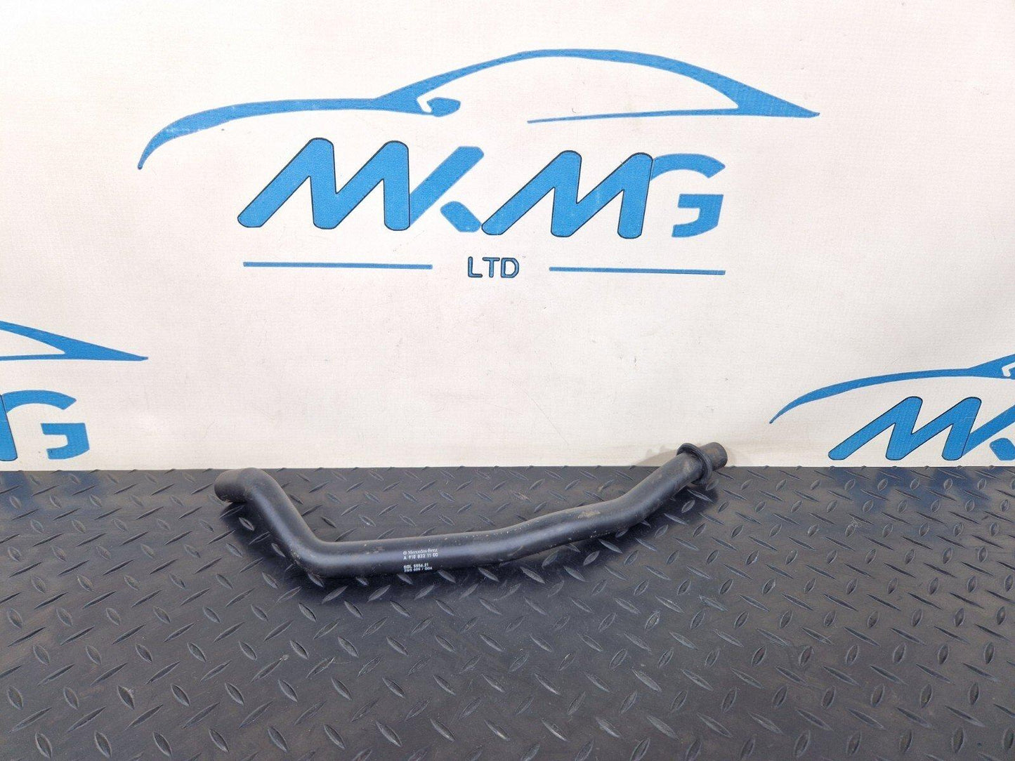 18-ON MERCEDES BENZ SPRINTER W907 GENUINE AIR INTAKE HOSE/PIPE A9108321100