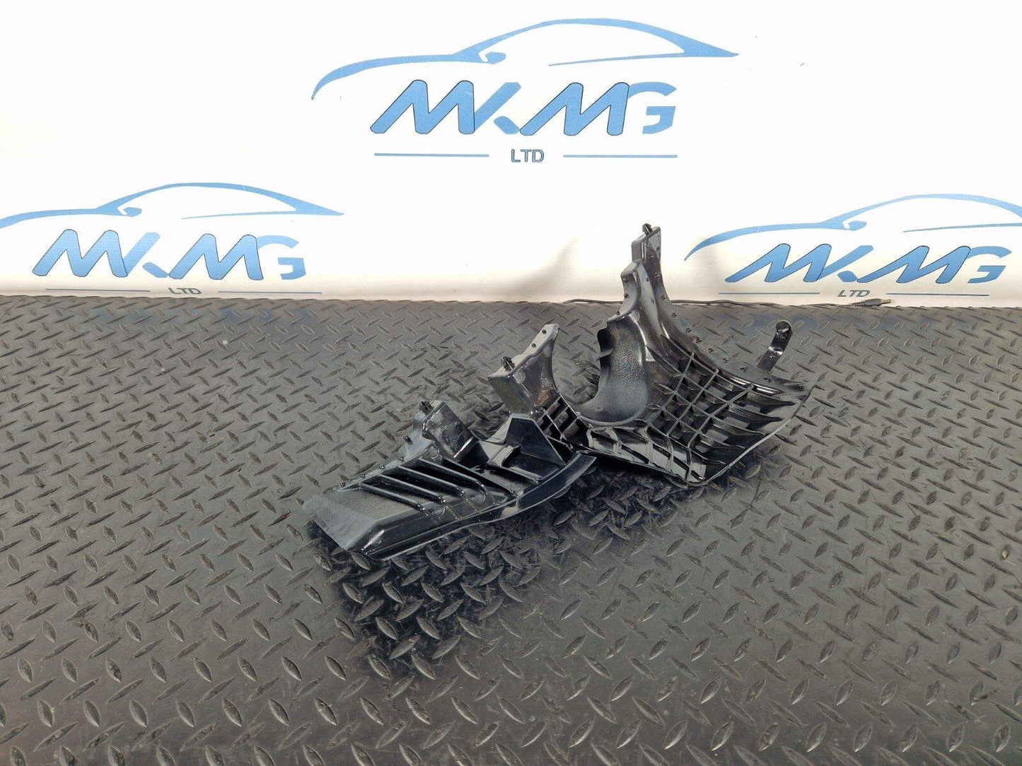18-ON MERCEDES BENZ A CLASS W177 UNDERBODY ENGINE TRAY TRIM COVER A2475240000