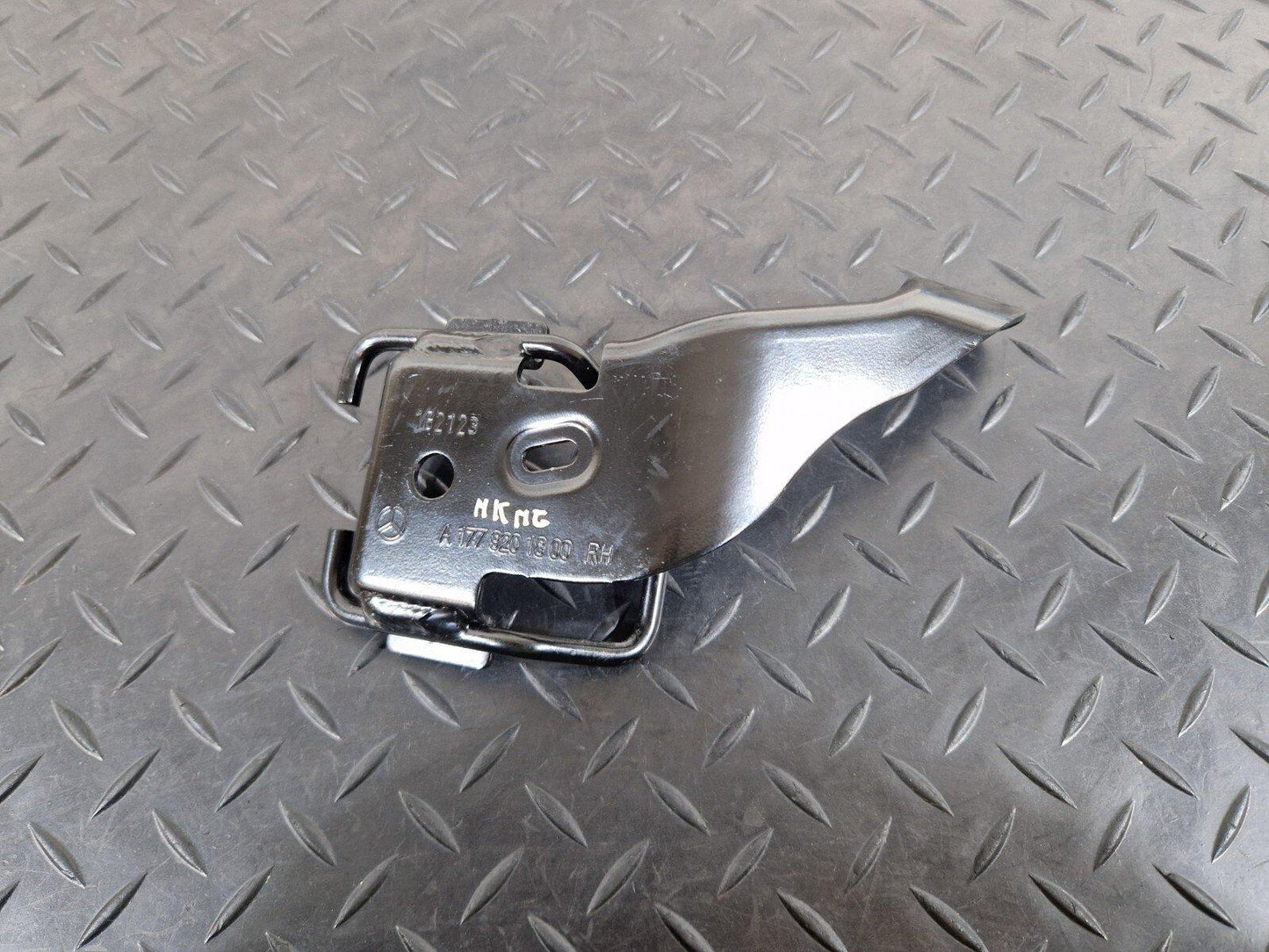 MERCEDES A CLASS W177 REAR RIGH O/S SEAT ISOFIX HOLDER MOUNT BRACKET A1779201800