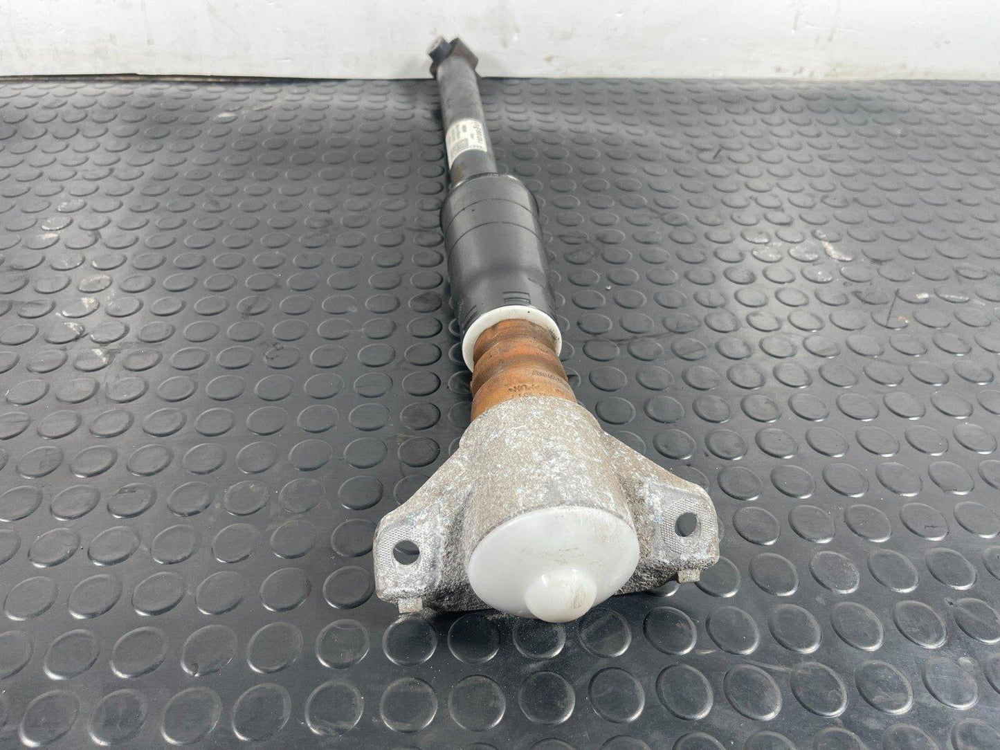 16-19 AUDI A4 B9 REAR LEFT OR RIGHT SIDE SHOCK ABSORBER 8W0513028J 8W0035J