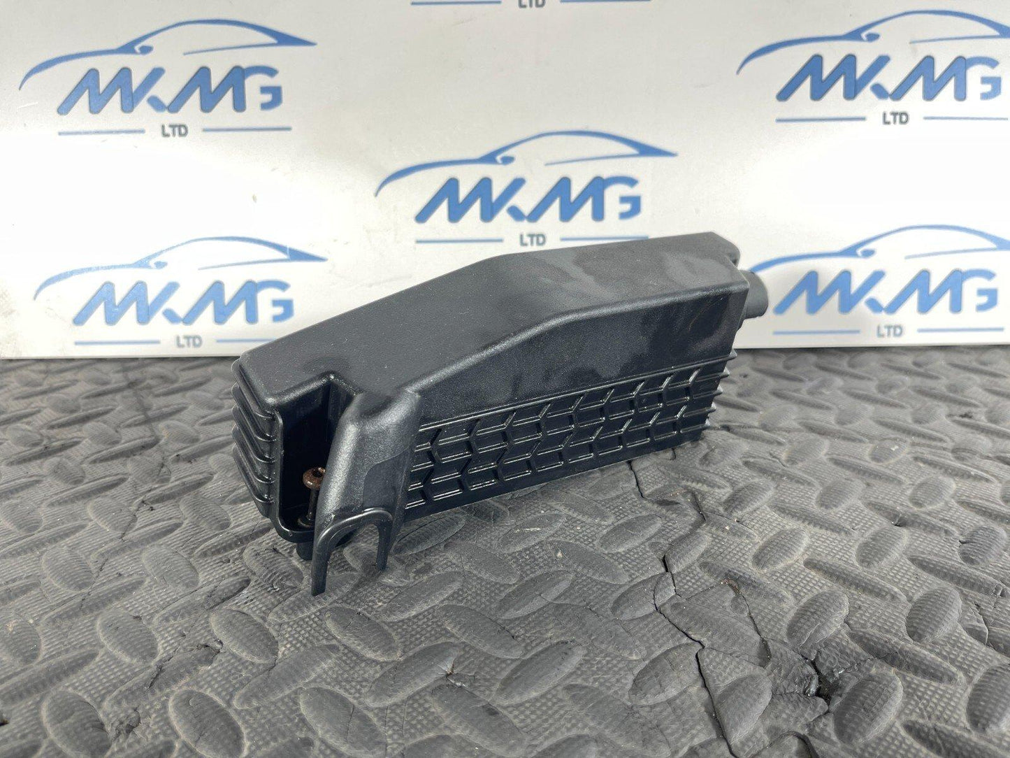 12-18 MERCEDES A B W176 W246 OM607 AIR FILTER BOX MUFFLER SILENCER A6071530275