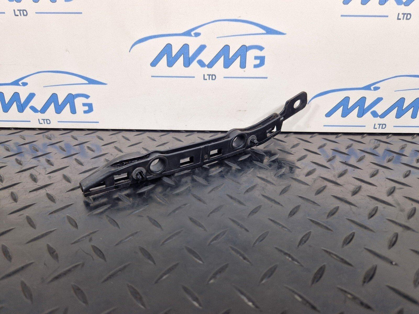 14-20 MERCEDES GLA X156 REAR BUMPER RIGHT SUPPORT BRACKET A1568850421