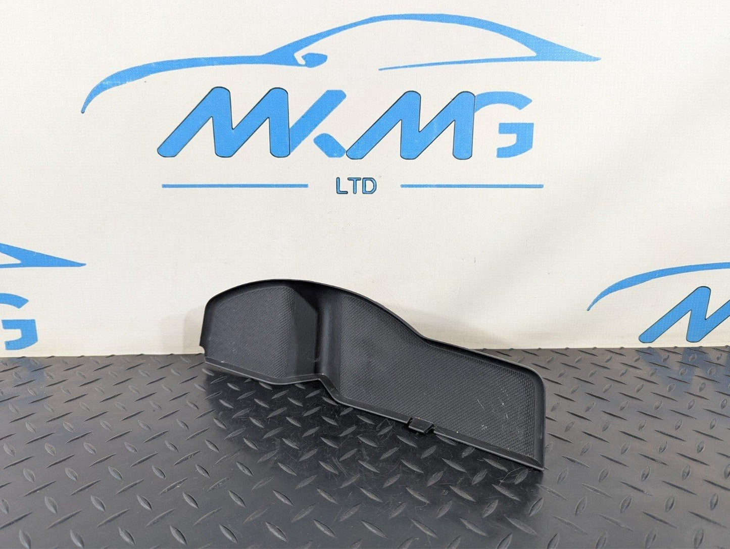 16-19 AUDI A4 B9 S-LINE RIGHT FRONT DOOR PANEL STORAGE RUBBER INSERT 8W0868134