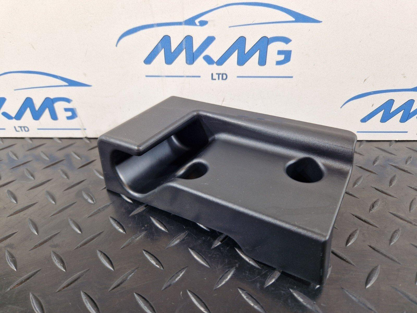 18-ON MERCEDES A CLASS W177 OEM TRUNK FLOOR BOOT RIGHT O/S BRACKET A1776808605