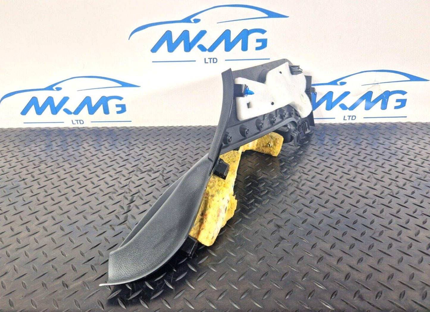 12-18 MERCEDES BENZ W176 DRIVER OFF SIDE INTERIOR REAR C PILLAR TRIM A1766902200