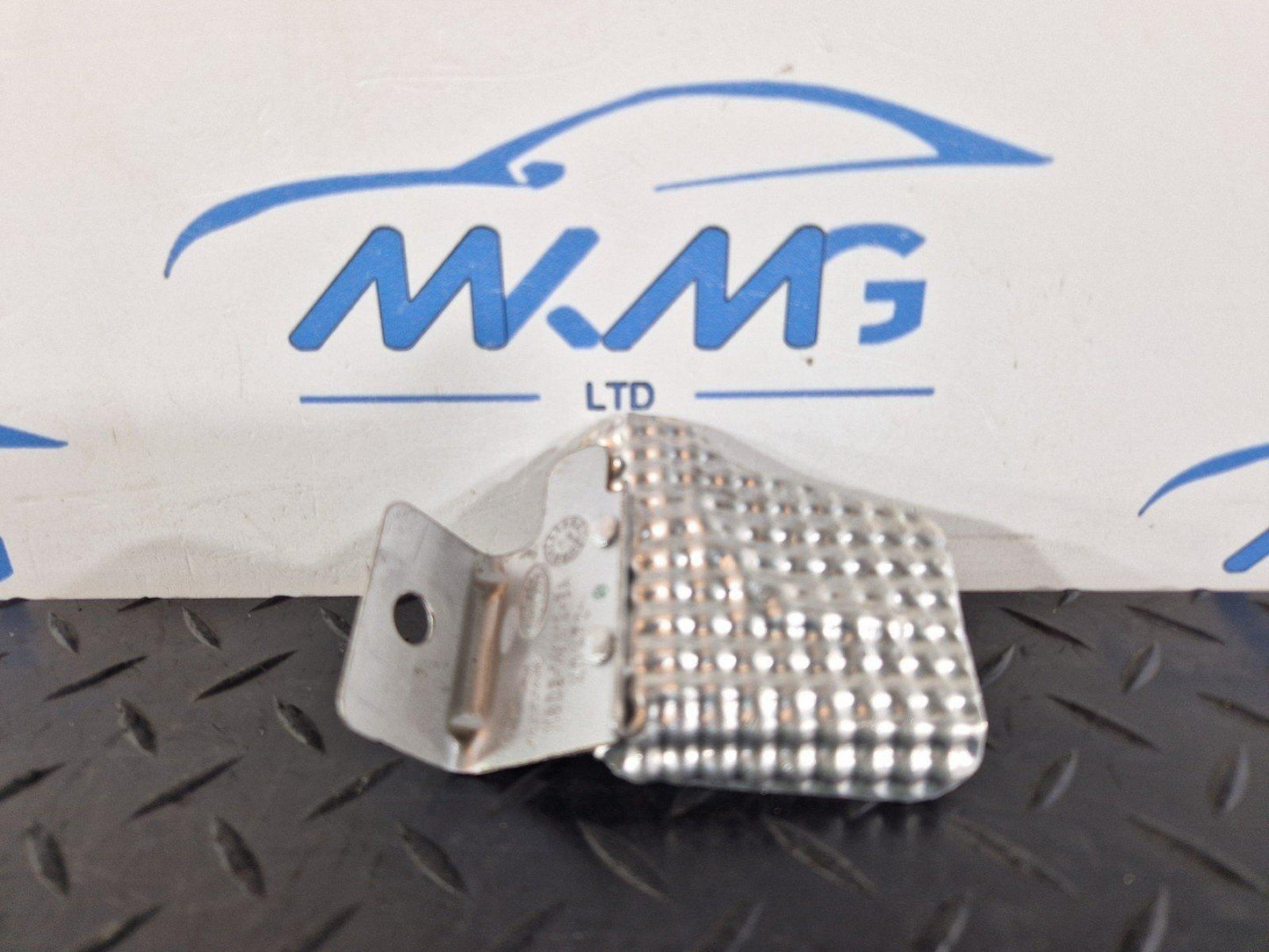 19-ON RANGE ROVER EVOQUE L551 GENUINE HEAT SHIELD M8D2141413EA
