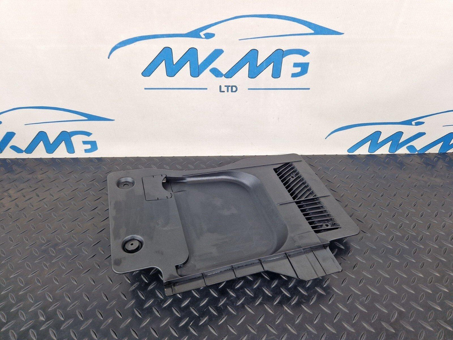 11-18 BMW 6 SERIES F06 AIR DUCT REAR CABIN BOTTOM RIGHT 9242213
