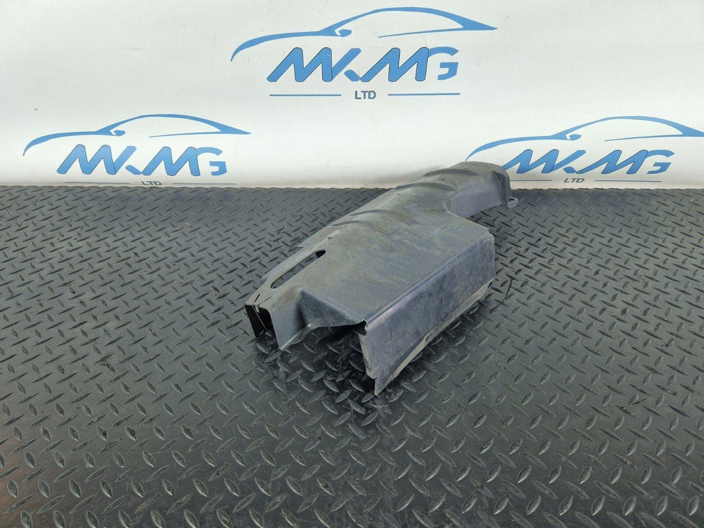 13-19 MERCEDES BENZ CLA C117 AMG REAR LEFT WISHBONE PLASTIC COVER A2463520191
