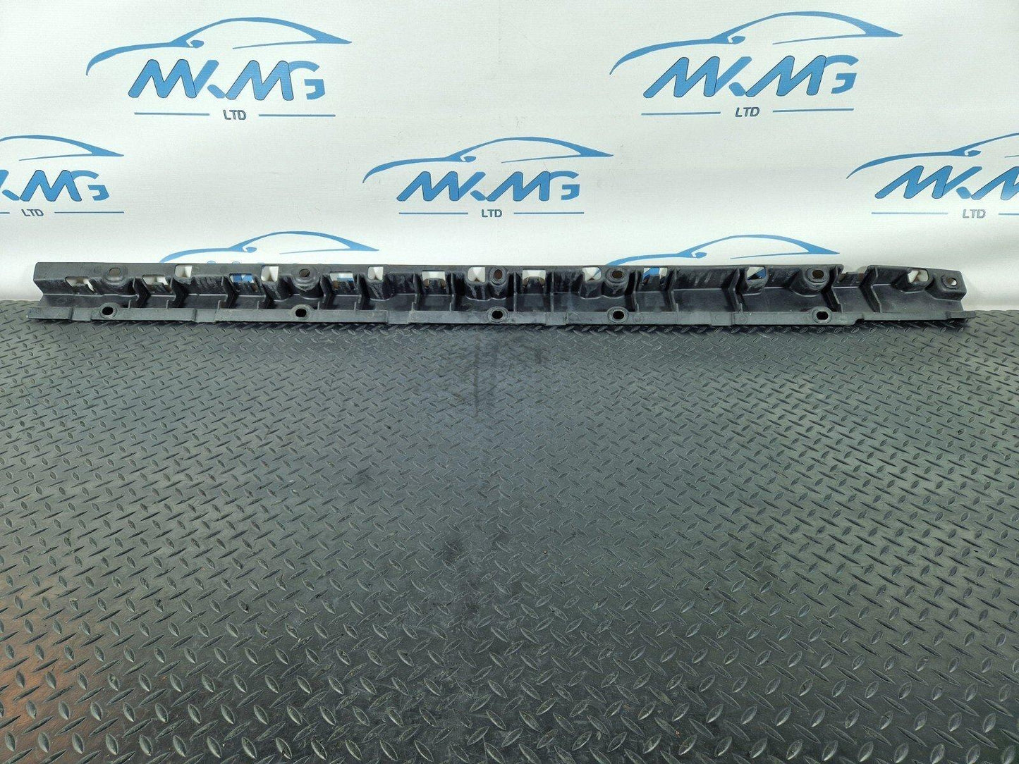 10-13 BMW X5 E70 LCI GENUINE RIGHT OS SILL BRACKET 7207196