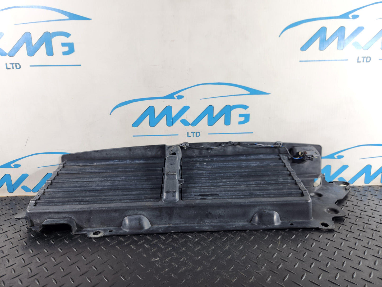 Range Rover Sport L494 Radiator Shutter Vents Genuine DK62-8475-AB