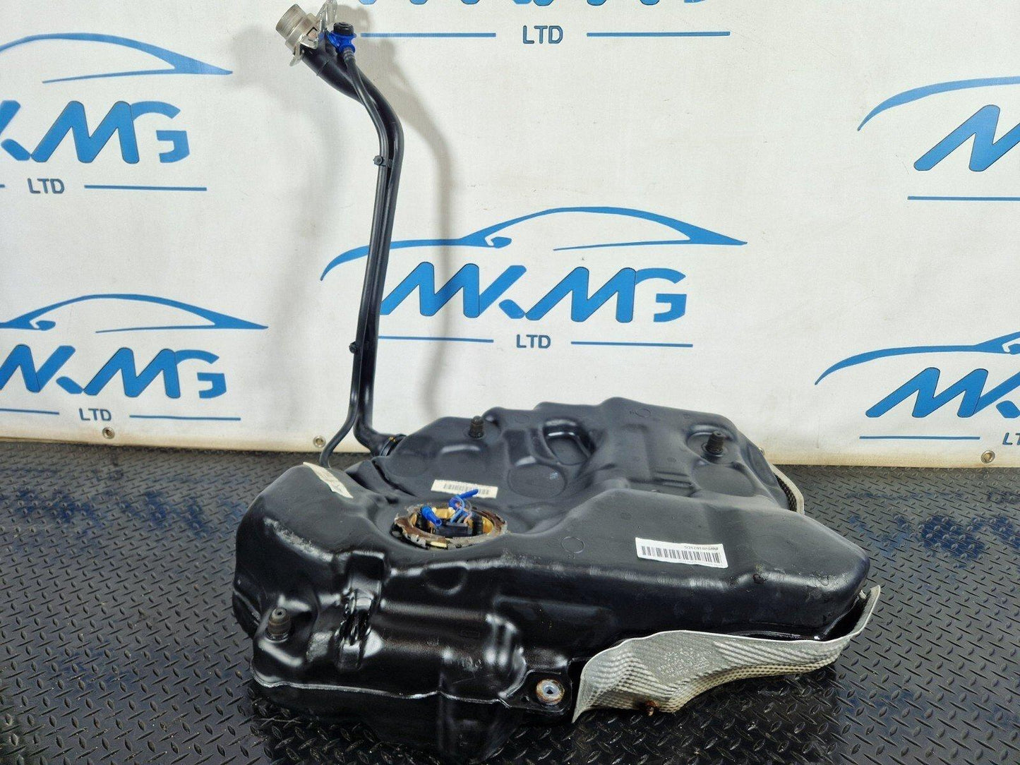 16-19 AUDI A4 B9 DIESEL GENUINE OEM FUEL TANK WITH PUMP 8W0201021CG
