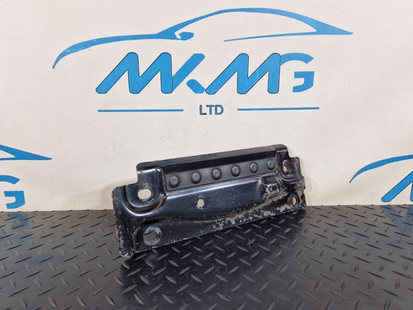 16-19 AUDI A4 B9 S-LINE GENUINE MUFFLER MOUNT BRACKET PLATE 8W0803183A