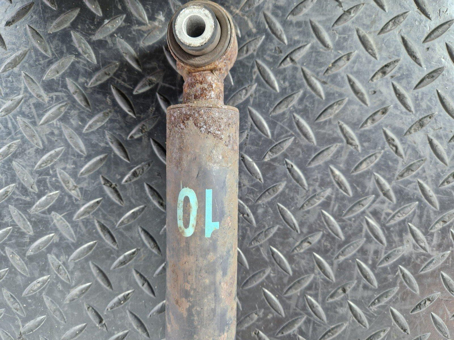 14-19 MERCEDES BENZ GLA X156 REAR SHOCK ABSORBER FITS LEFT & RIGHT A2043260598