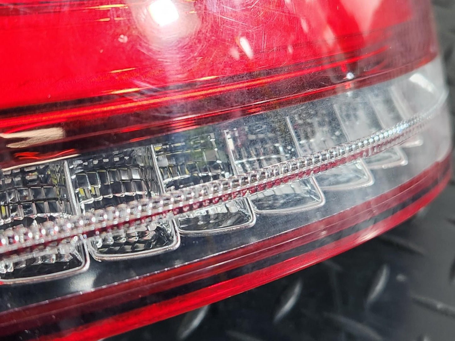 19-ON MERCEDES BENZ B CLASS W247 REAR O/S OUTER TAIL LIGHT A2479061002 DAMAGED