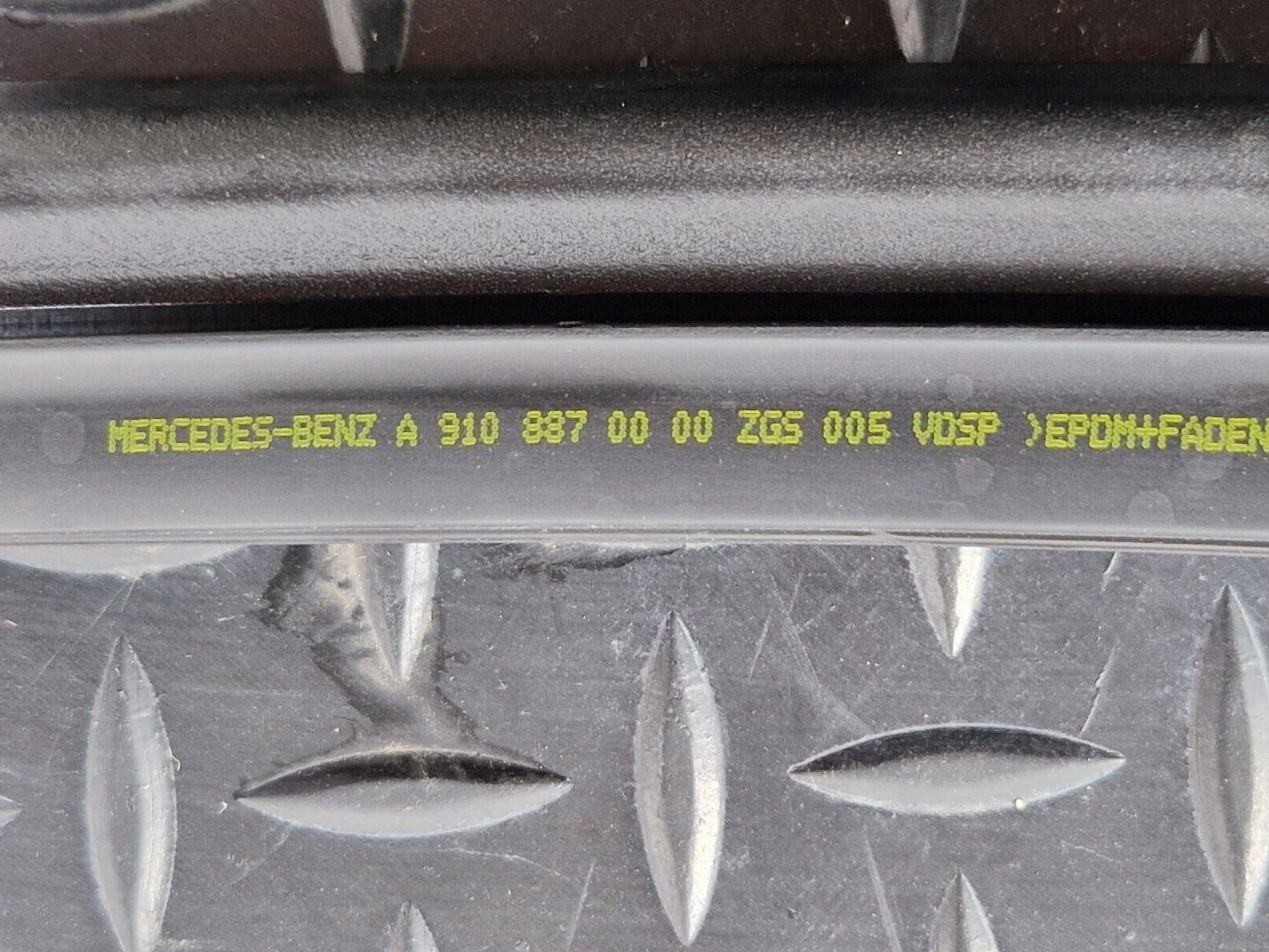 18-ON MERCEDES BENZ SPRINTER W907 OEM BONNET RUBBER SEAL A9108870000