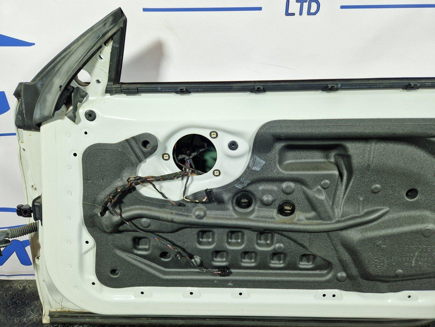 11-18 BMW 6 SERIES F13 COUPE RIGHT DRIVER O/S COMPLETE DOOR IN WHITE 300