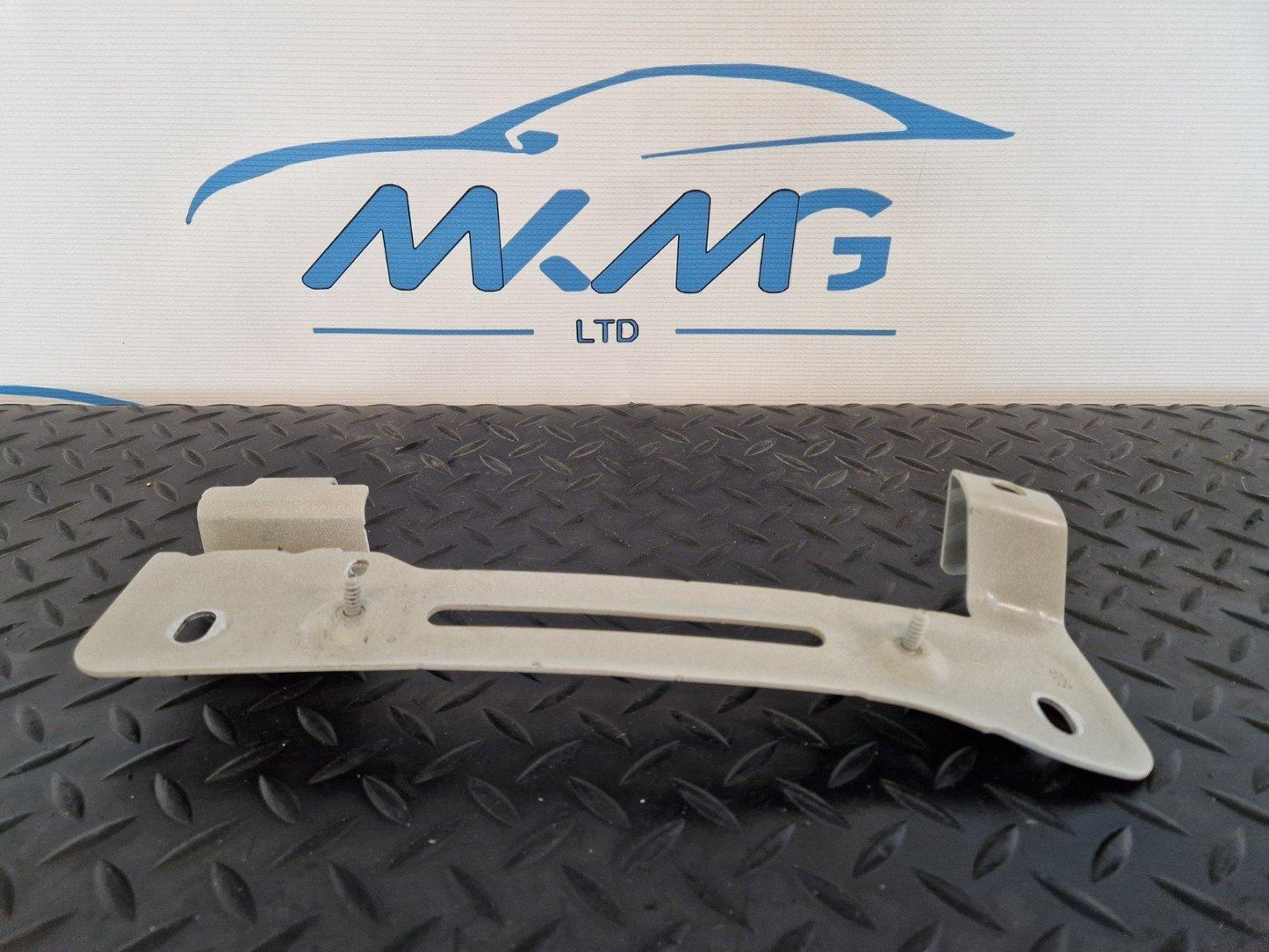 16-20 AUDI Q7 4M GENUINE FRONT RIGHT O/S WING FENDER BRACKET 4M0821432