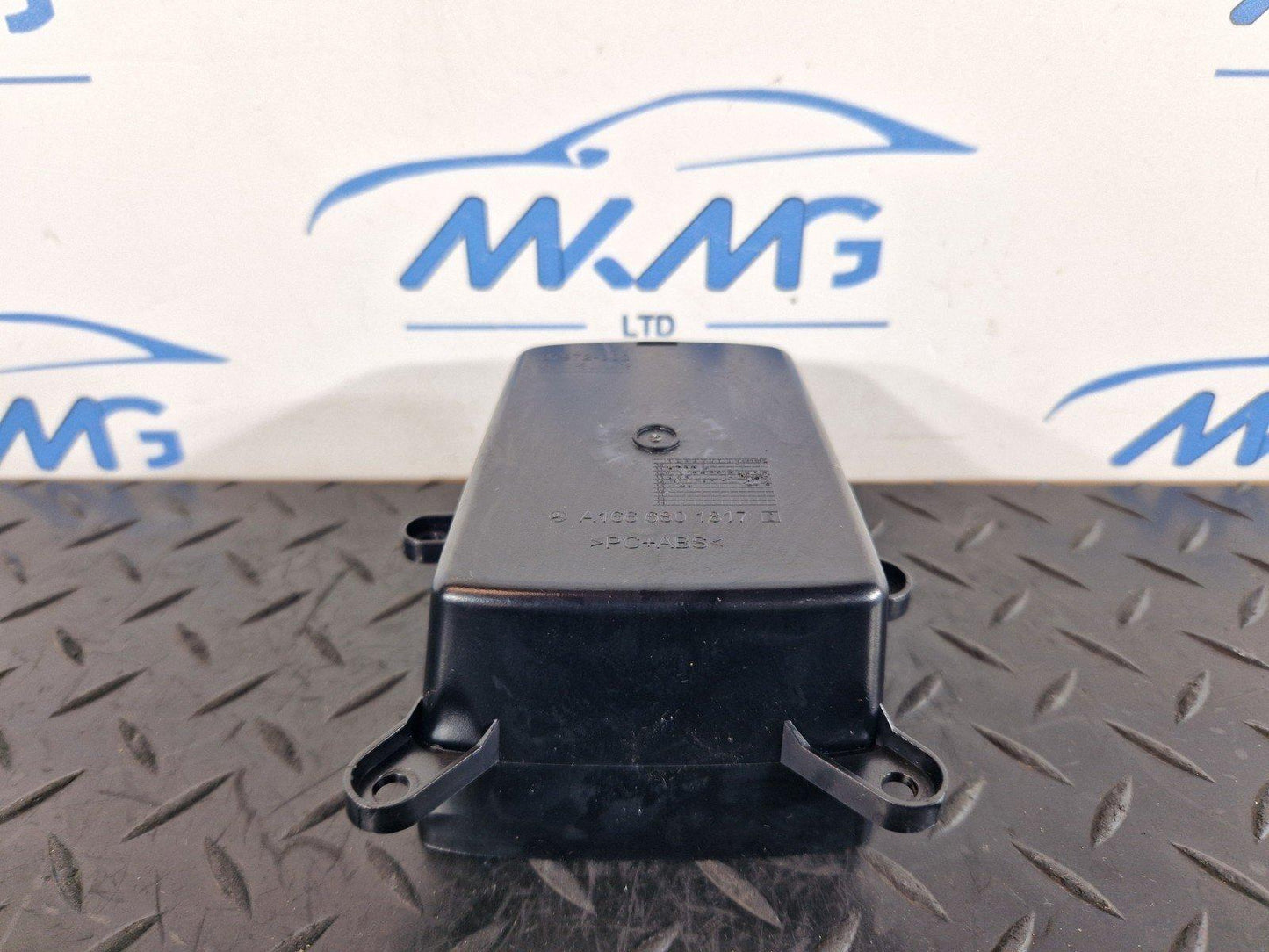 11-19 MERCEDES BENZ ML W166 CENTER CONSOLE COMPARTMENT INSERT TRAY A1666801817