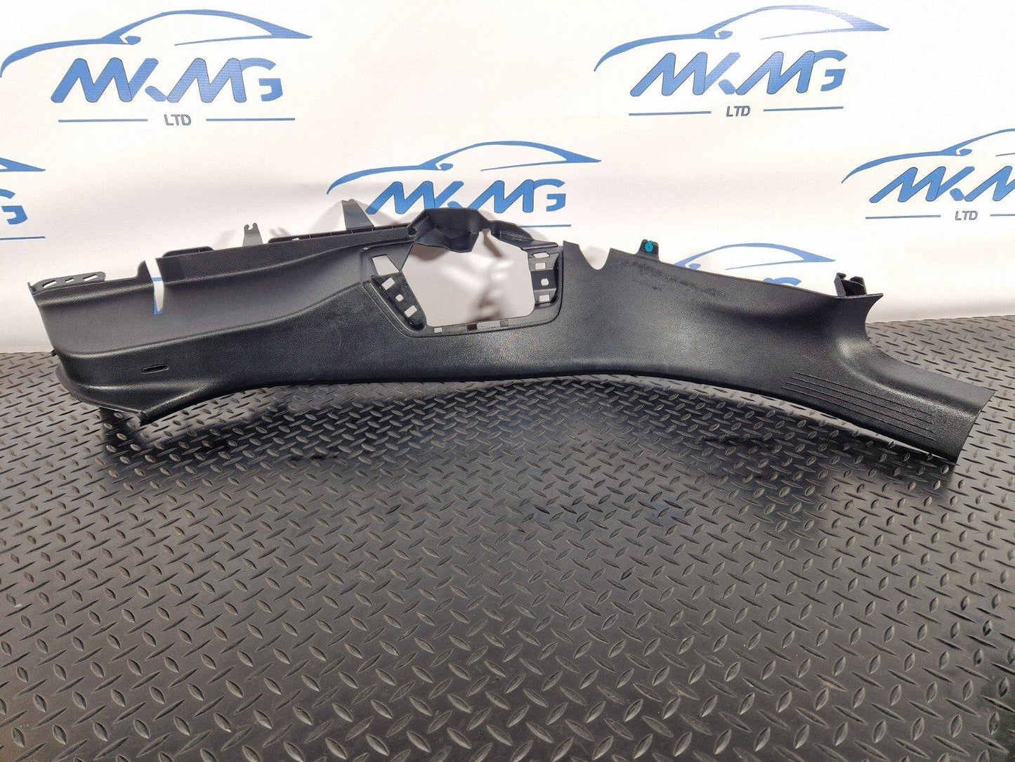 19-ON MERCEDES BENZ B CLASS W247 REAR RIGHT INNER DOOR SILL TRIM A2476909600