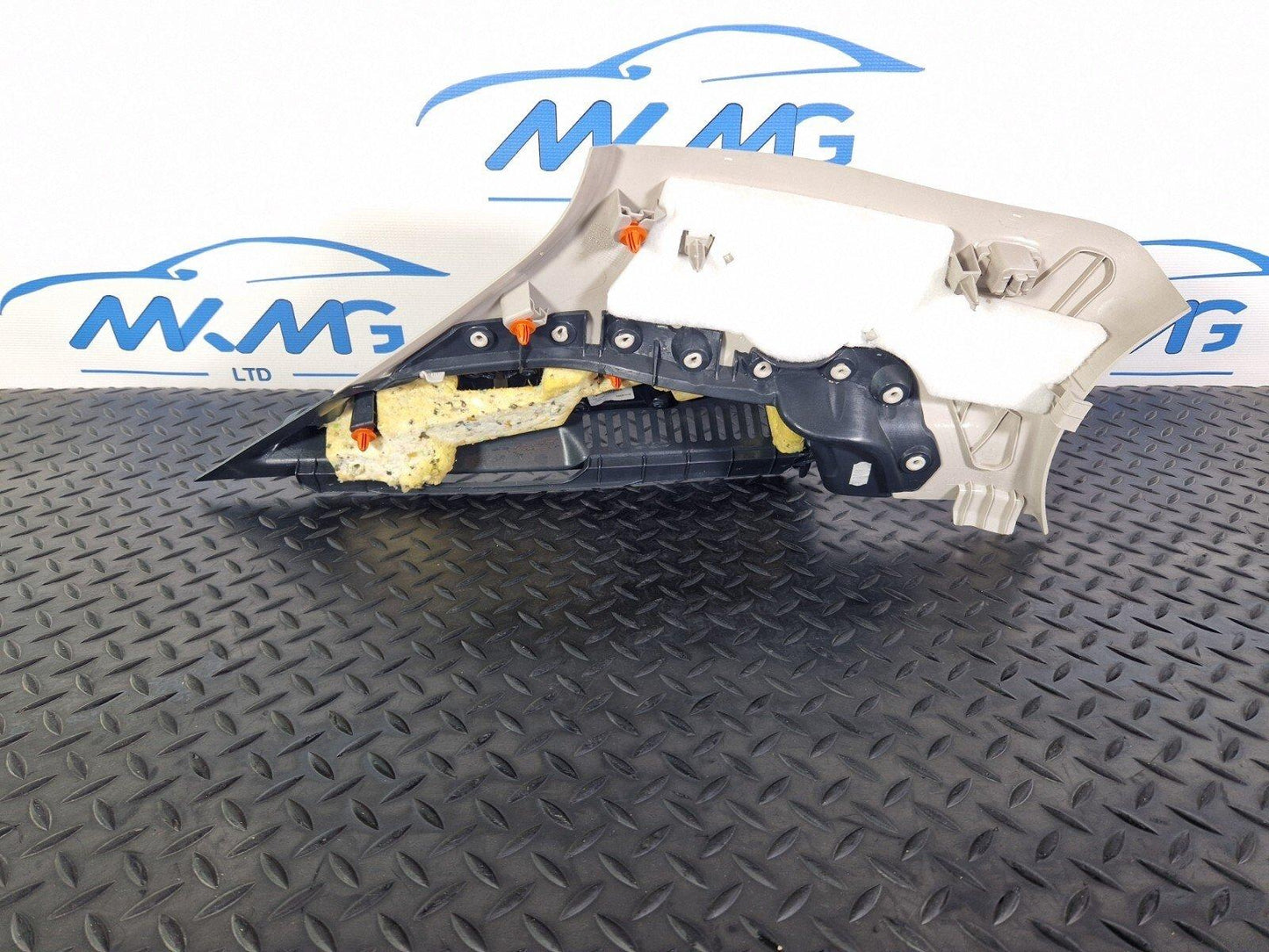 14-20 MERCEDES BENZ GLA 200 X156 OEM BOOT REAR RIGHT C-PILLAR TRIM A1566904400
