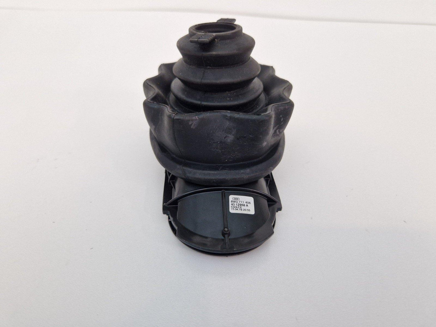 AUDI A4 8W B9 16-ON GEARSTICK RUBBER SEAL TRIM 8W0711406