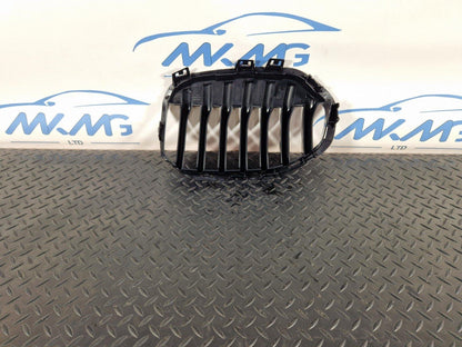 20-24 BMW 1 SERIES F40 FRONT BUMPER RIGHT SIDE KIDNEY GRILL 7450957 (DAMAGED)