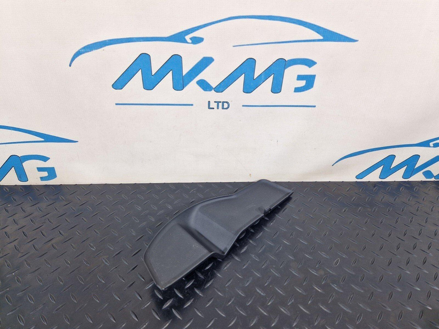 16-19 AUDI A4 B9 S-LINE RIGHT FRONT DOOR PANEL STORAGE RUBBER INSERT 8W0868134