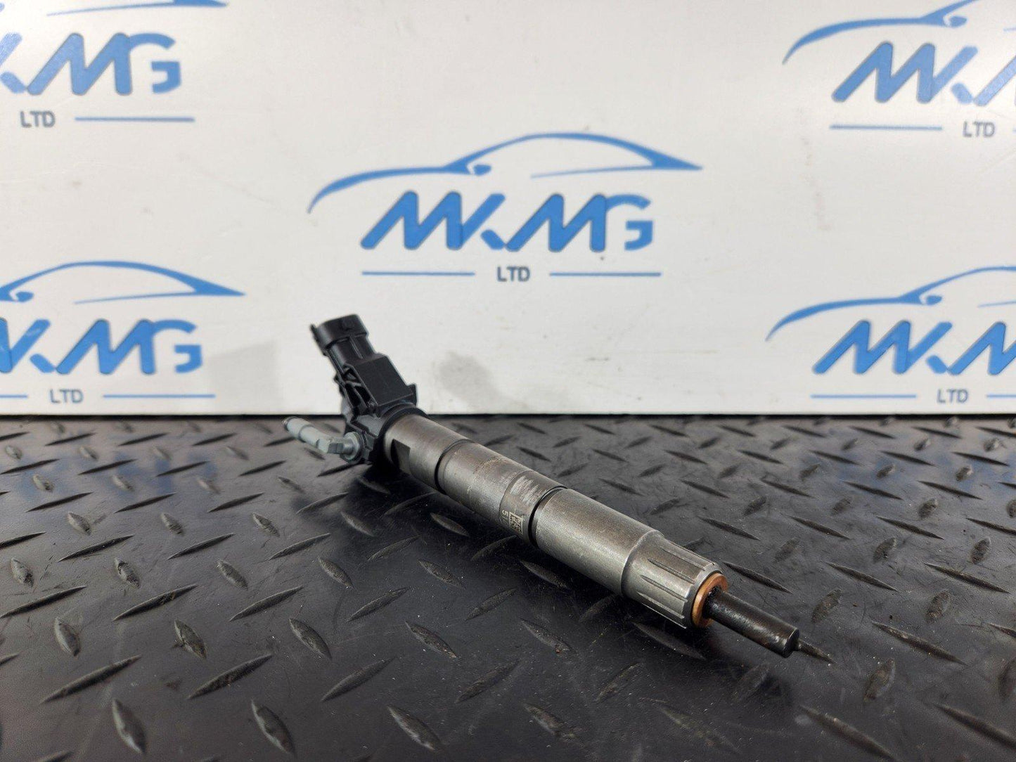 RANGE ROVER EVOQUE L551 CLUTCH CYLINDER TUBE TO UPPER CONNECTOR M8D27K592BB