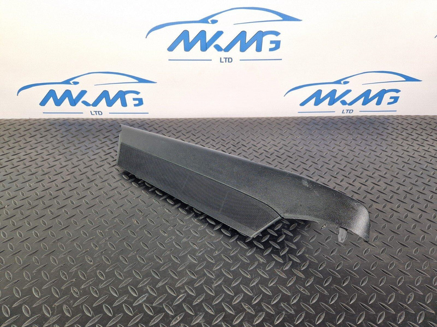 14-21 MERCEDES BENZ C200d W205 RIGHT BOOT TRIM PANEL COVER A2056900444