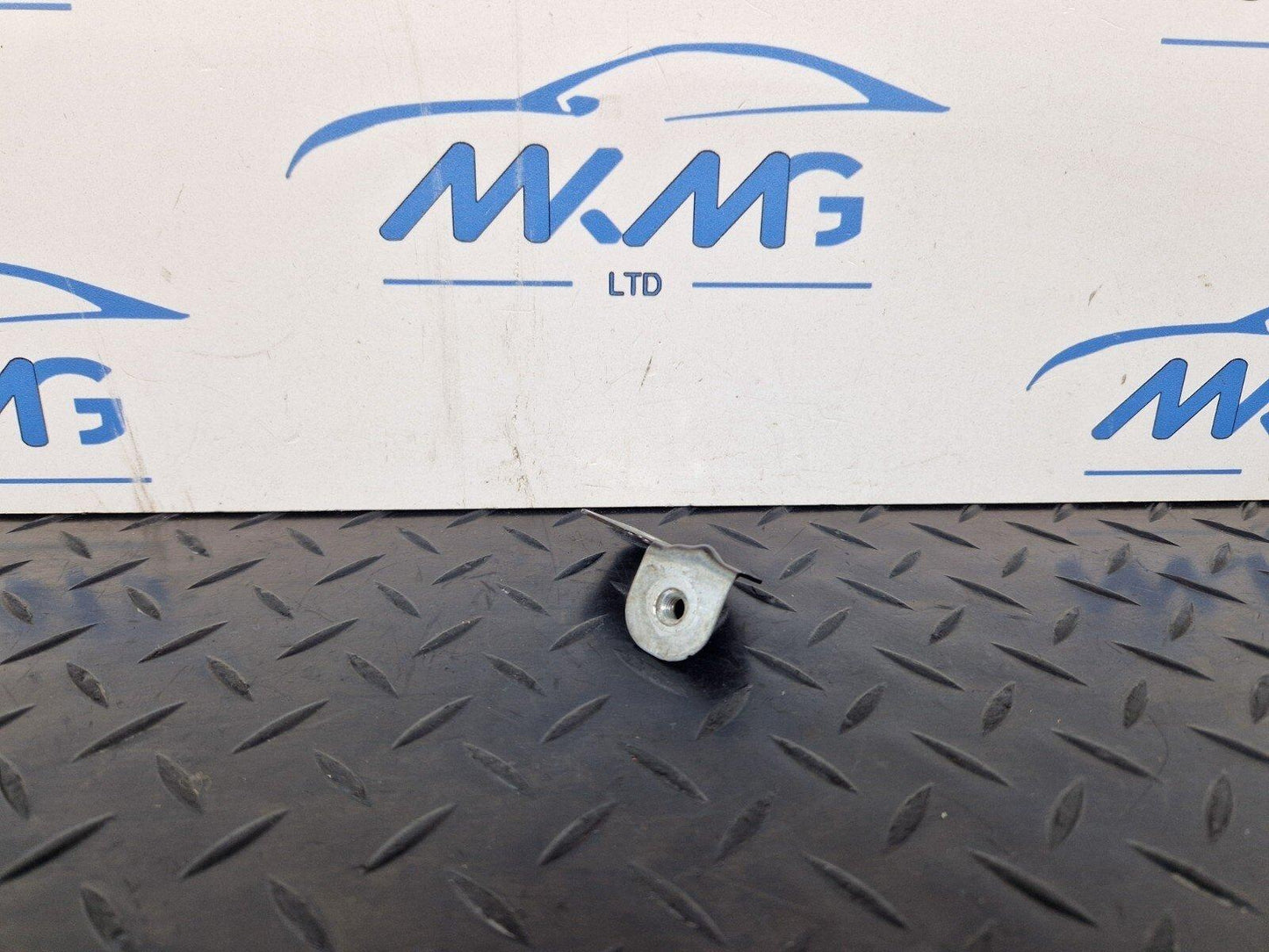 16-24 AUDI A5 F5 COUPE FRONT WING MOUNT BRACKET LEFT PASSENGER SIDE 8W0821469