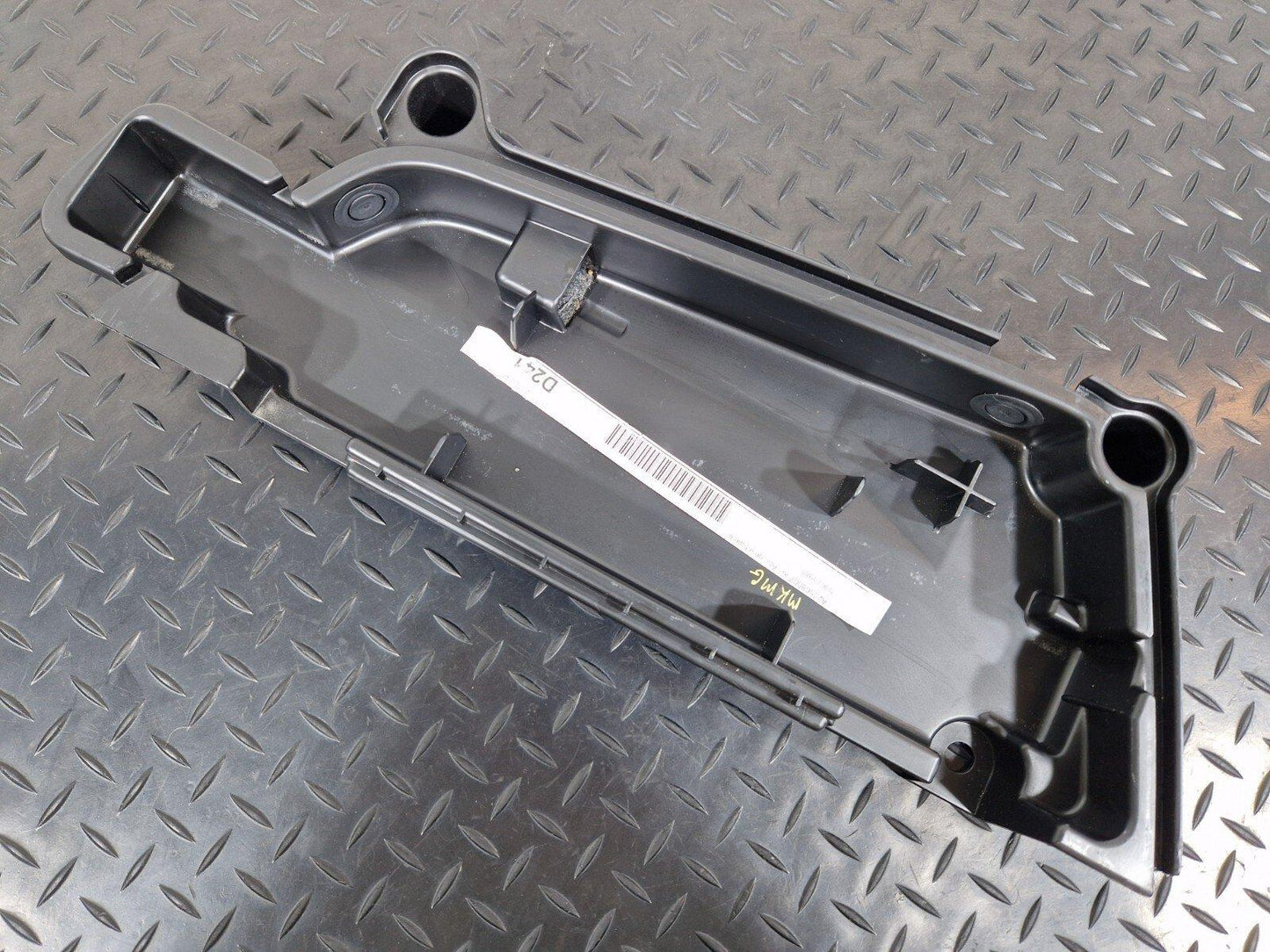 14-21 MERCEDES BENZ C220d W205 WARNING TRIANGLE TRAY A2056803903