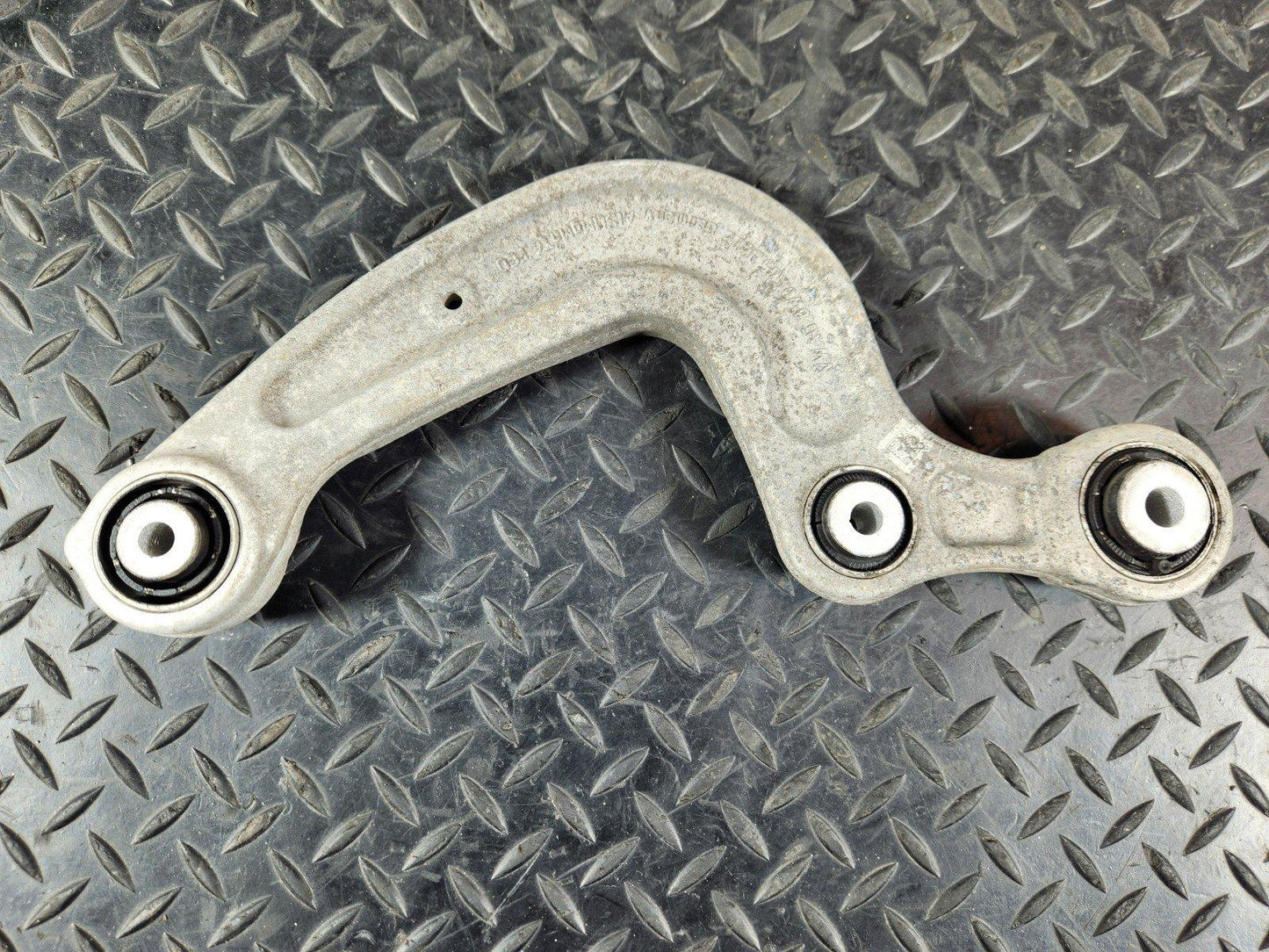 GENUINE AUDI A4 B9 A5 S5 F5 GENUINE REAR LEFT OR RIGHT CONTROL ARM 8W0505361E