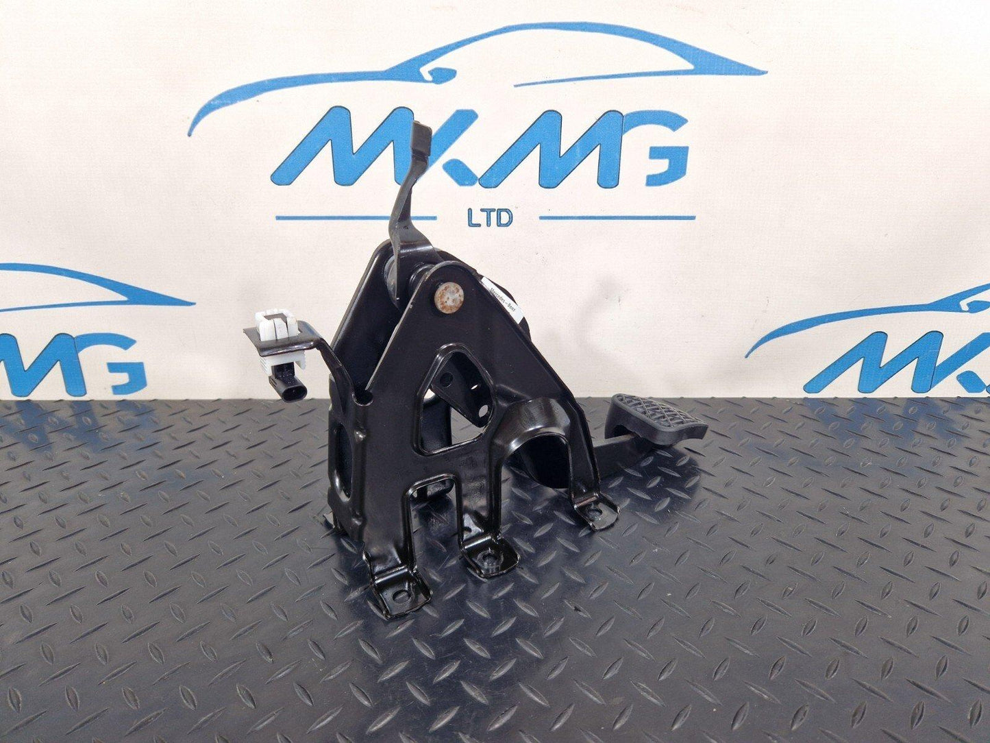 2018-ON MERCEDES BENZ SPRINTER W907 2.2 CDI BRAKE PEDAL ASSEMBLY A9102900000