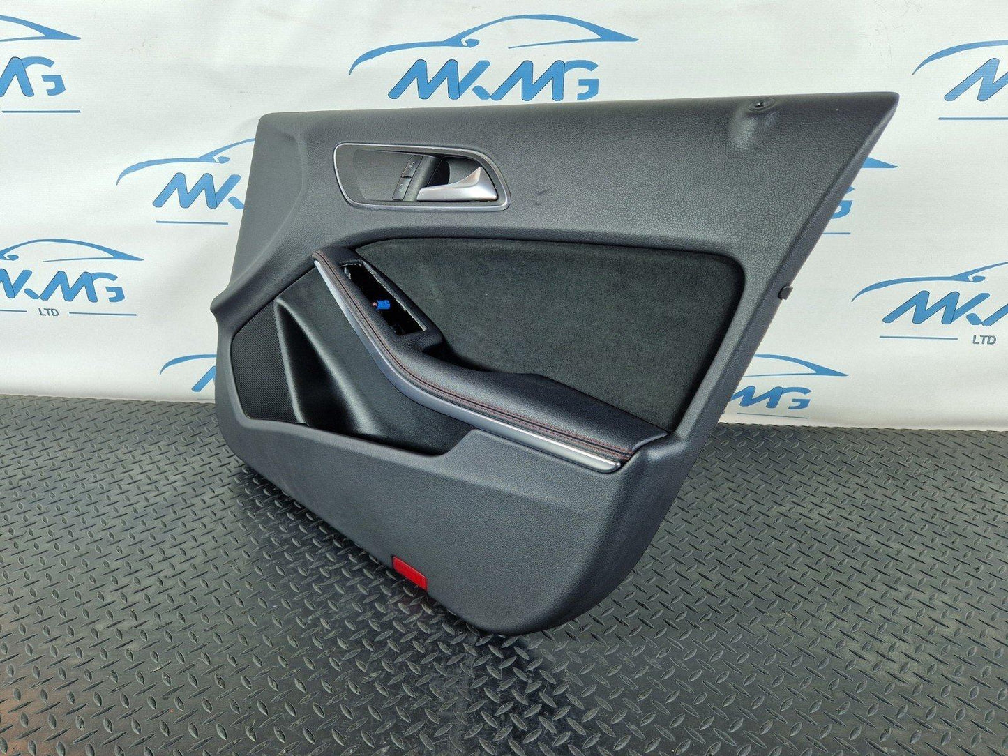 12-18 MERCEDES BENZ W176 GENUINE FRONT RIGHT DRIVE SIDE DOOR CARD PANEL