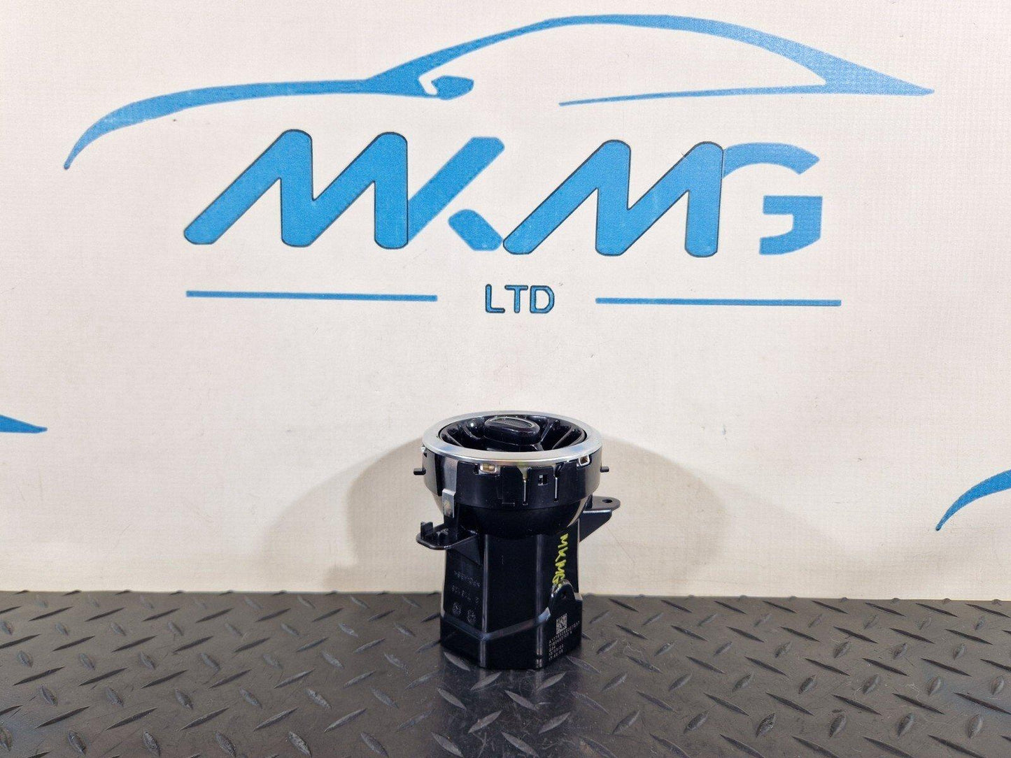 18-ON MERCEDES BENZ A CLASS W177 GENUINE INTERIOR AIR VENT A177830630