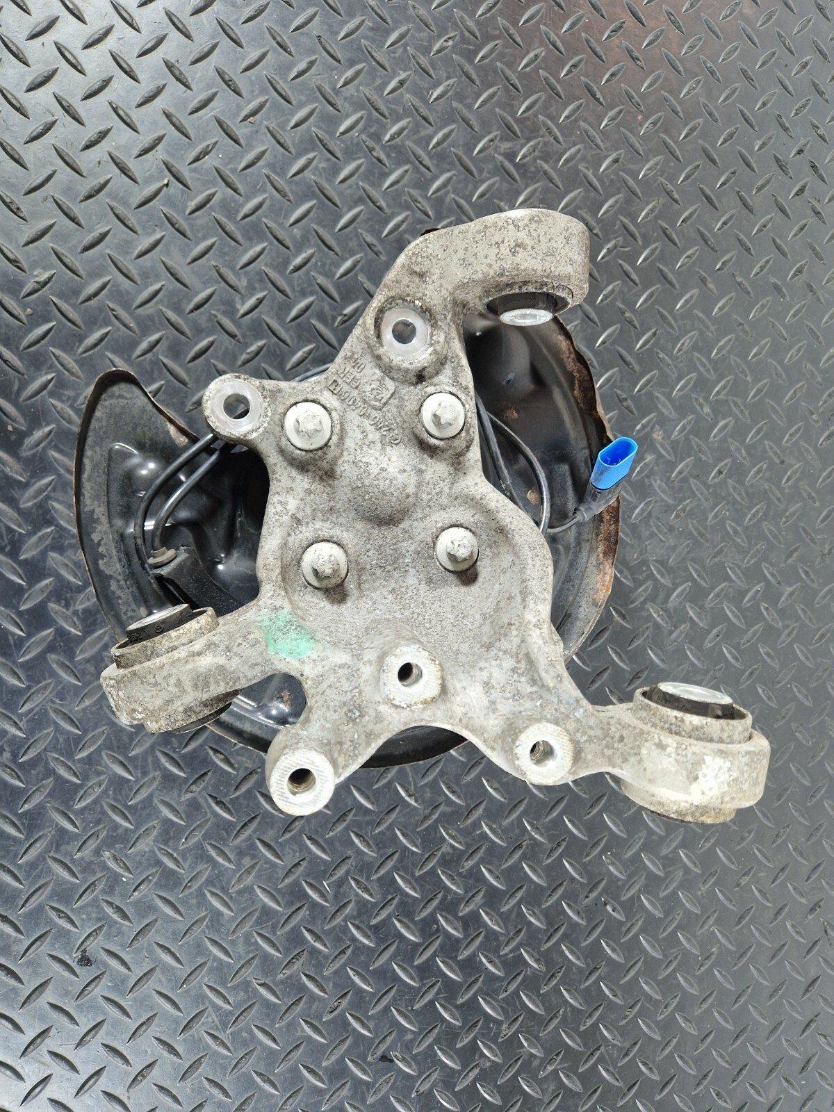 13-19 MERCEDES BENZ CLA C117 GENUINE OEM REAR RIGHT O/S WHEEL HUB A2460406